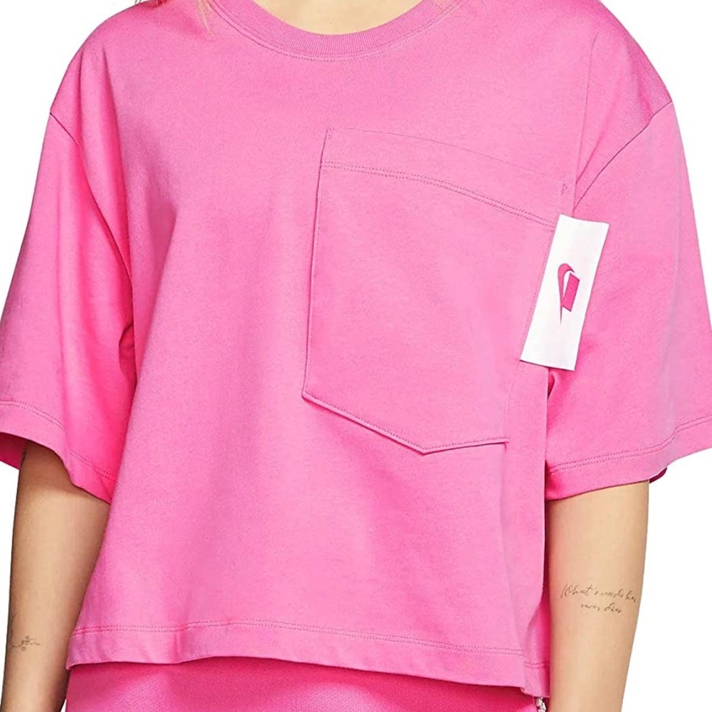 Nike Sportswear Women’s Short-Sleeve Crop Top